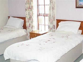 Holland Arms Hotel Gaerwen Bagian luar foto